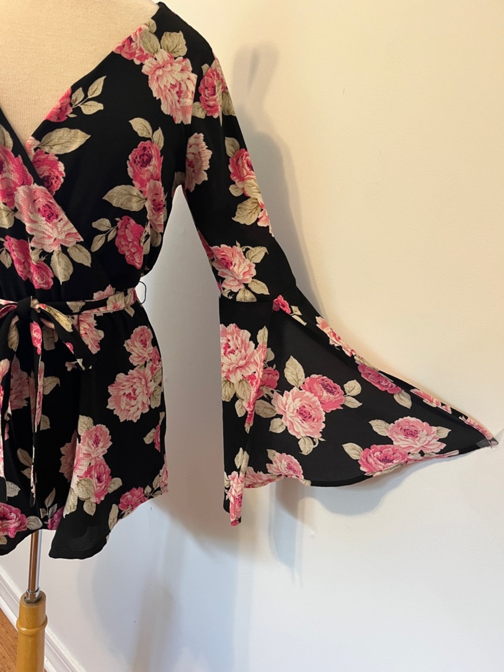 Lily Rose XS floral Black Rose romper Cut Trumpet Sleeve Victorian - Picture 4 of 13